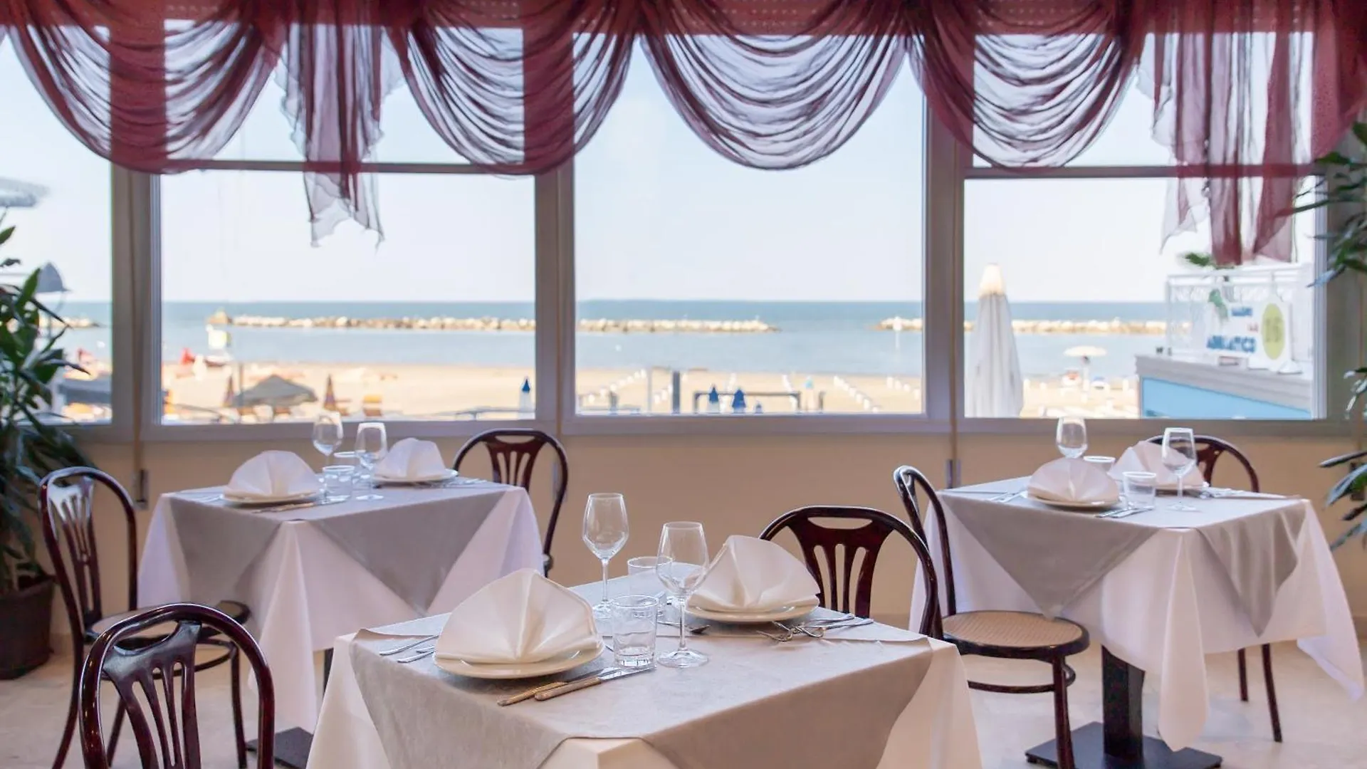 Hotel Bamby E Delfino Gatteo a Mare Italia