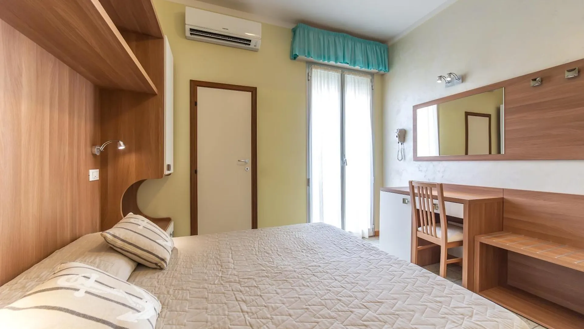 Hotel Bamby E Delfino Gatteo a Mare