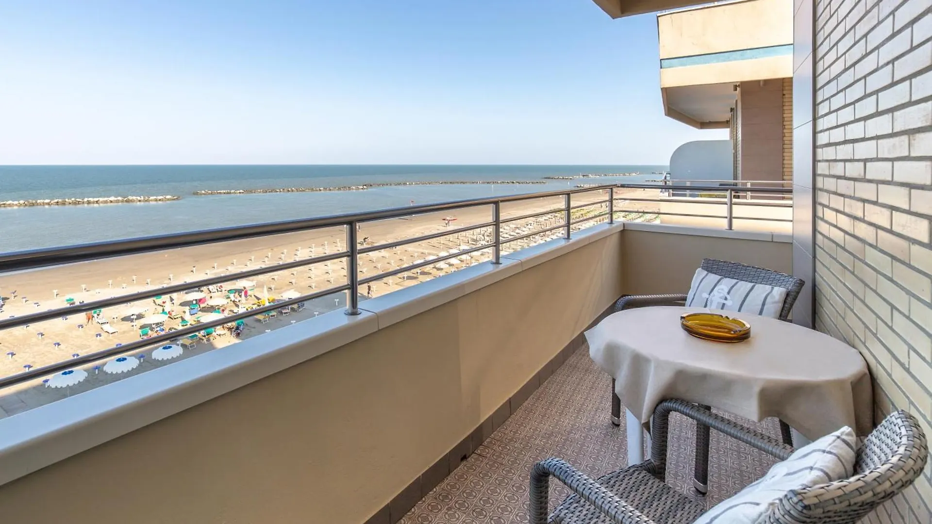 Hotel Bamby E Delfino Gatteo a Mare